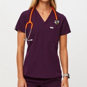 Figs scrub top